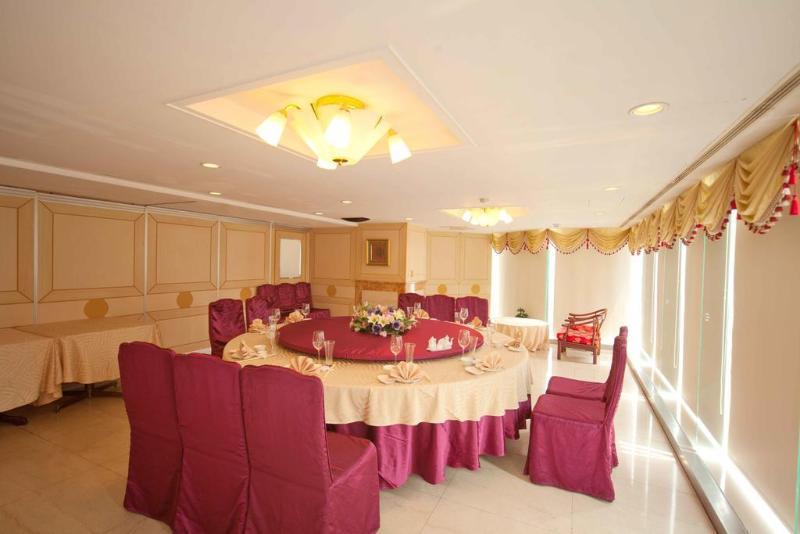 Plaza International Hotel Taichung Exterior foto